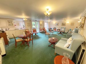 RESIDENTS LOUNGE- click for photo gallery